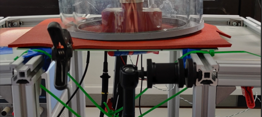 Doppelpuls Messsetup mit thermisch kontrollierter Umgebung. Ein Thermostream wird genutzt, um die Umgebungstemperatur festzulegen.